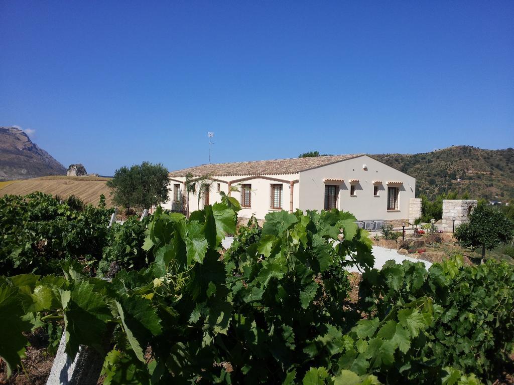 La Suite Di Segesta Calatafimi Bagian luar foto